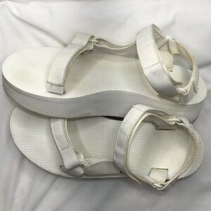 Teva Women's White Universal Platform Sandals Size 9
